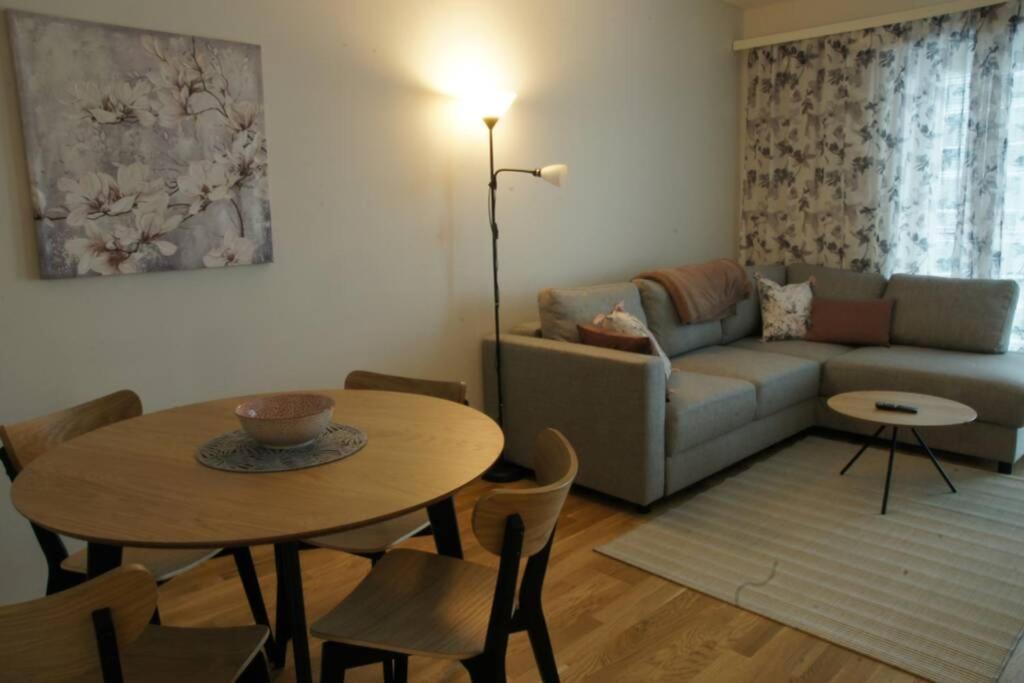 Keskustan Kaksio 45 M2 Autopaikalla, Rautatienkatu 19, 9 Krs Appartement Oulu Buitenkant foto