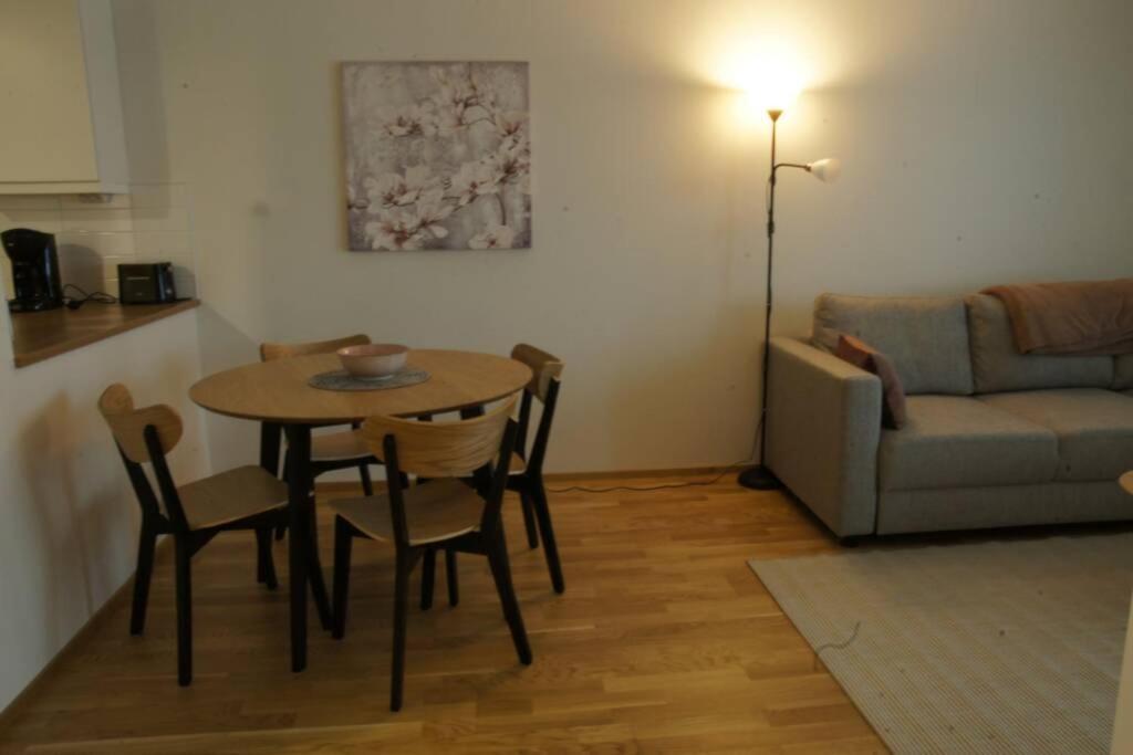 Keskustan Kaksio 45 M2 Autopaikalla, Rautatienkatu 19, 9 Krs Appartement Oulu Buitenkant foto